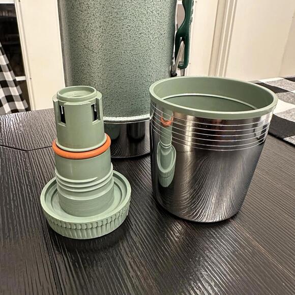 Vintage Stanley Aladdin Unbreakable Vacuum Bottle Thermos A-944DH Quart VGC - Picture 5 of 10